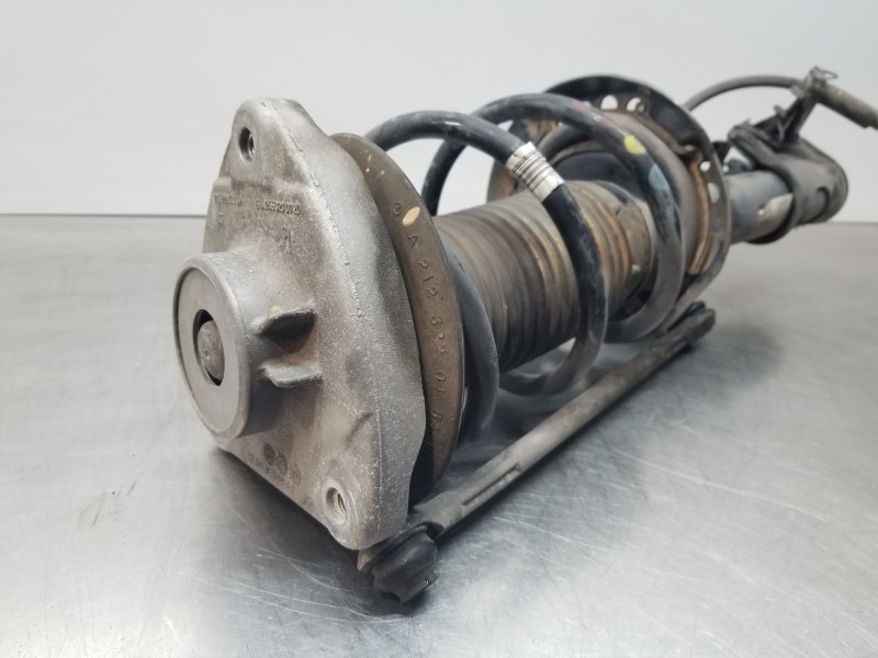 Recambio de amortiguador delantero derecho para mercedes clase gla (w156) 200 d referencia OEM IAM A1563231600  
