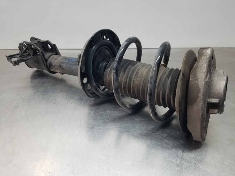 Recambio de amortiguador delantero izquierdo para mercedes clase gla (w156) 200 d referencia OEM IAM A1563231500  