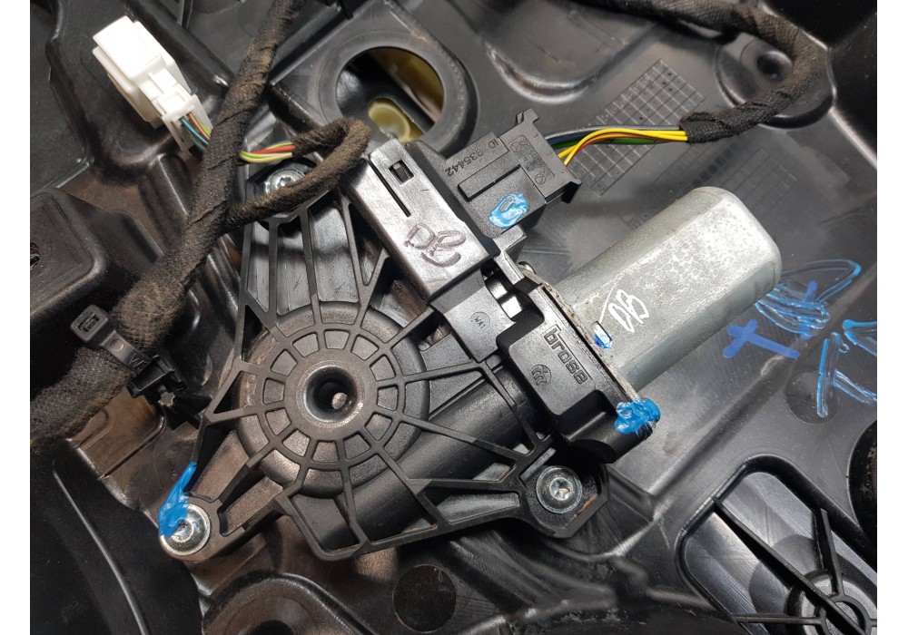 Recambio de elevalunas trasero derecho para mercedes clase gla (w156) 200 d referencia OEM IAM A1767304400 A1765405908 A24690632