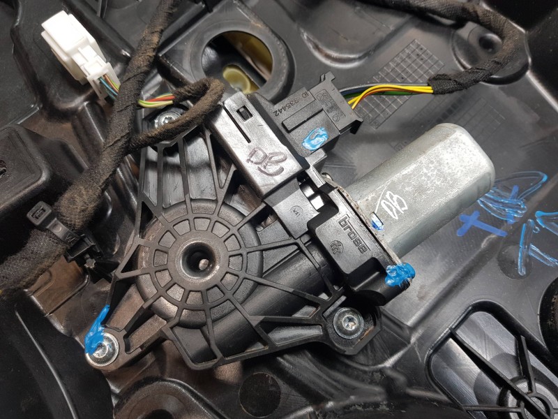 Recambio de elevalunas trasero derecho para mercedes clase gla (w156) 200 d referencia OEM IAM A1767304400 A1765405908 A24690632