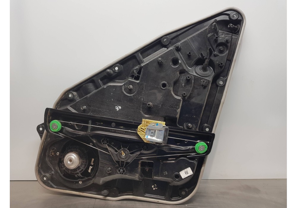 Recambio de elevalunas trasero derecho para mercedes clase gla (w156) 200 d referencia OEM IAM A1767304400 A1765405908 A24690632