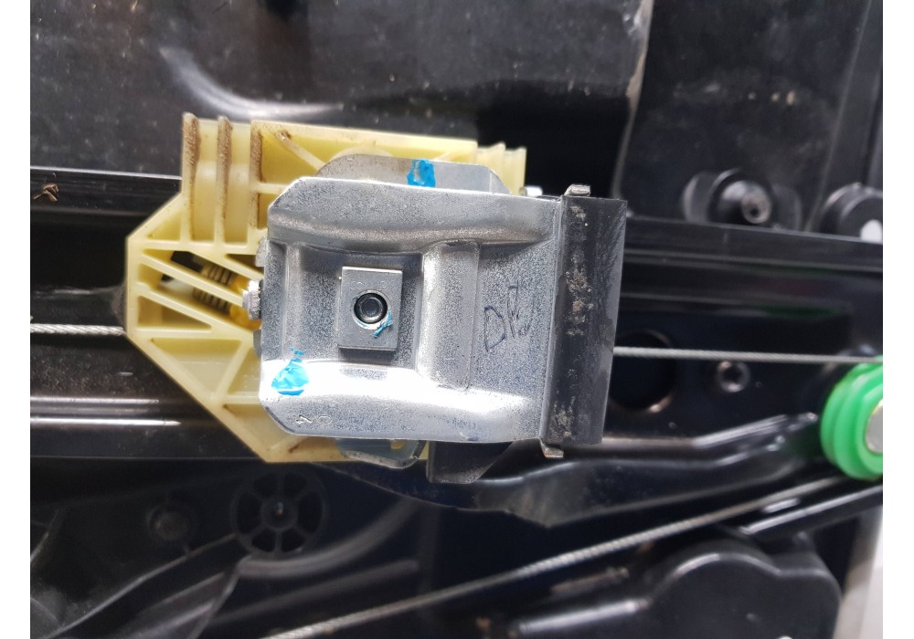 Recambio de elevalunas trasero derecho para mercedes clase gla (w156) 200 d referencia OEM IAM A1767304400 A1765405908 A24690632