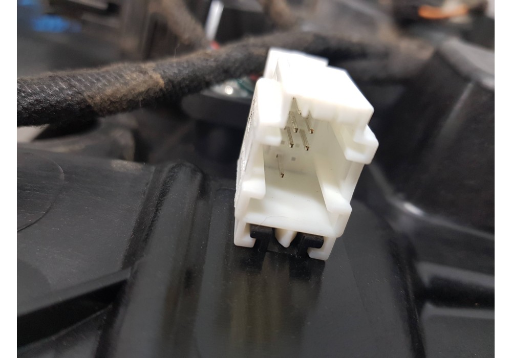 Recambio de elevalunas trasero derecho para mercedes clase gla (w156) 200 d referencia OEM IAM A1767304400 A1765405908 A24690632