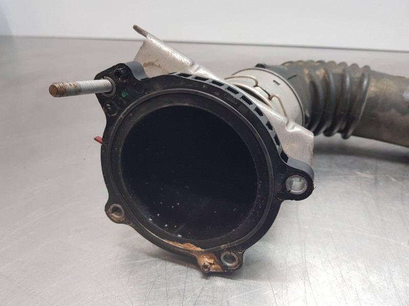 Recambio de tubo presion turbocompresor para mercedes clase gla (w156) 200 d referencia OEM IAM A2465200101  