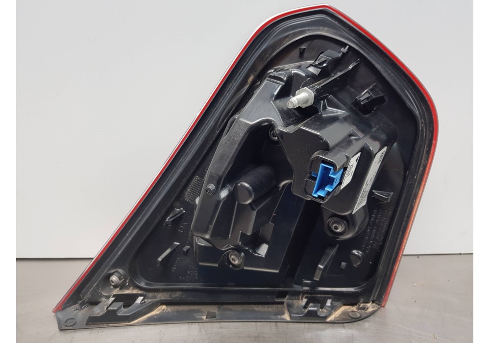 Recambio de piloto trasero derecho interior para mercedes clase gla (w156) 200 d referencia OEM IAM A1569068800  