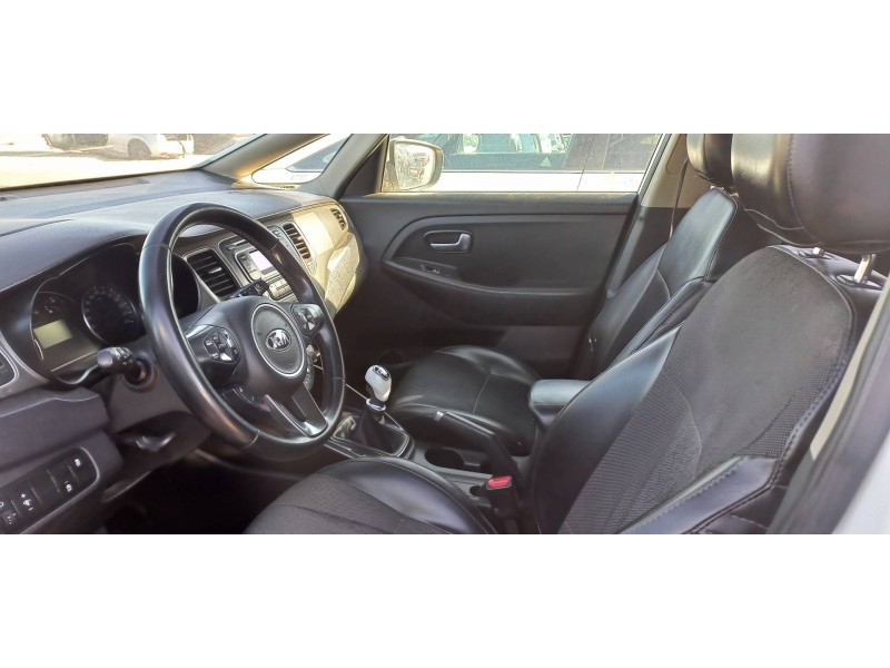 kia carens ( ) del año 2018