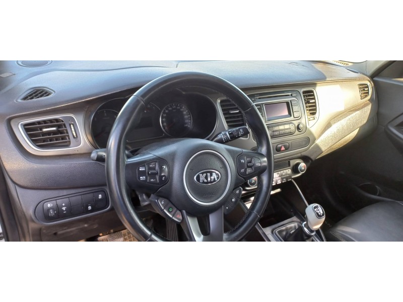 kia carens ( ) del año 2018