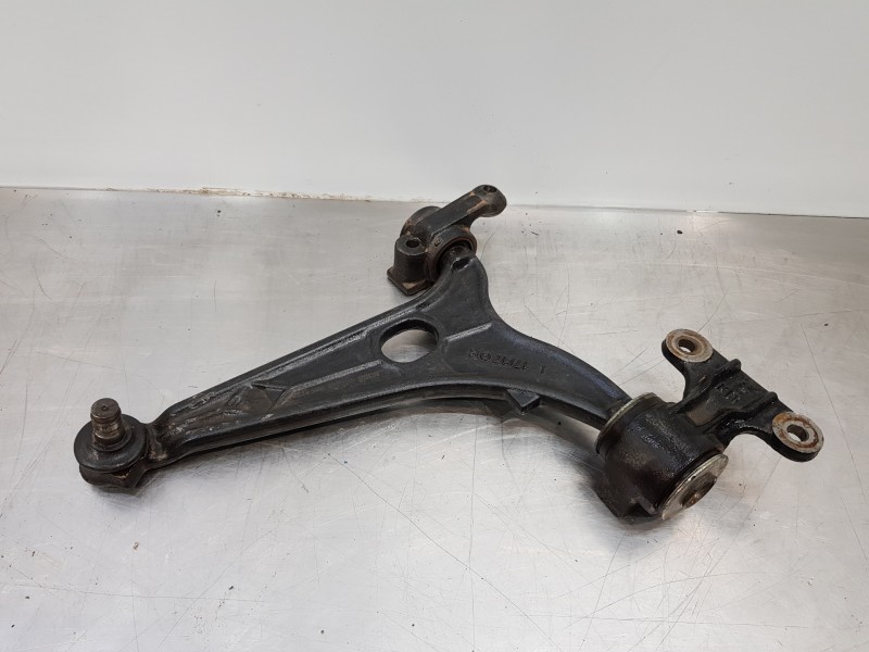 Recambio de brazo suspension inferior delantero izquierdo para citroen jumpy combi referencia OEM IAM 3520R8  