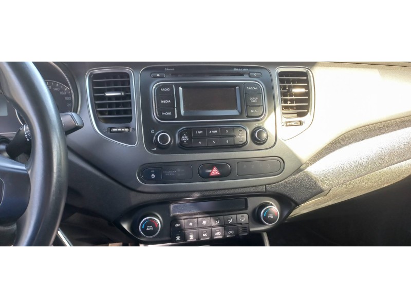 kia carens ( ) del año 2018