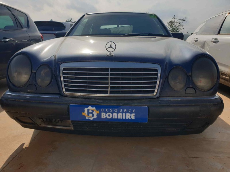 mercedes clase e (w210) berlina del año 2006