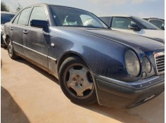 mercedes clase e (w210) berlina del año 2006 2