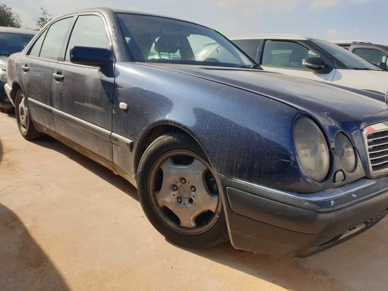 mercedes clase e (w210) berlina del año 2006