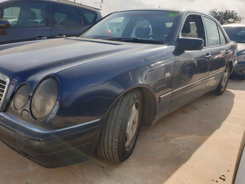 mercedes clase e (w210) berlina del año 2006