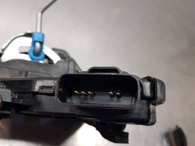 Recambio de cerradura puerta trasera derecha para kia niro concept referencia OEM IAM 81420G5000  