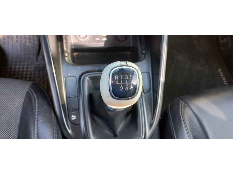 kia carens ( ) del año 2018