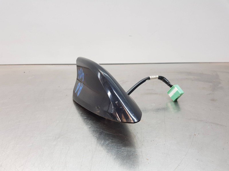Recambio de antena para mazda cx-5 skyactiv referencia OEM IAM KD456693051  