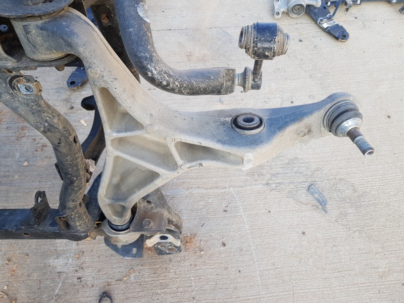 Recambio de puente delantero para jeep gr. cherokee iv 4x4 referencia OEM IAM 4877621AD 68252205AC 