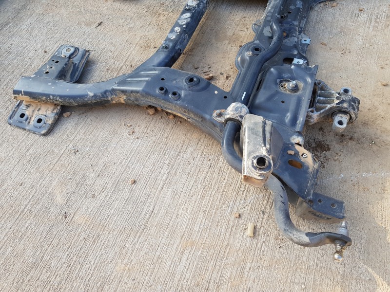 Recambio de puente delantero para mercedes clase gla (w156) 200 d referencia OEM IAM A2466201200  