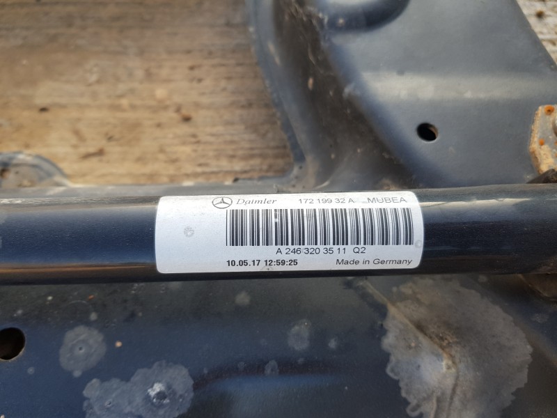 Recambio de puente delantero para mercedes clase gla (w156) 200 d referencia OEM IAM A2466201200  