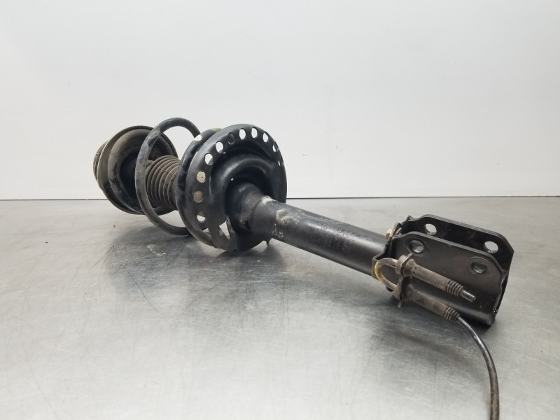 Recambio de amortiguador delantero derecho para dacia sandero stepway referencia OEM IAM 543021807R   Recambio de amortiguador delantero derecho para dacia sandero stepway referencia OEM IAM 543021807R