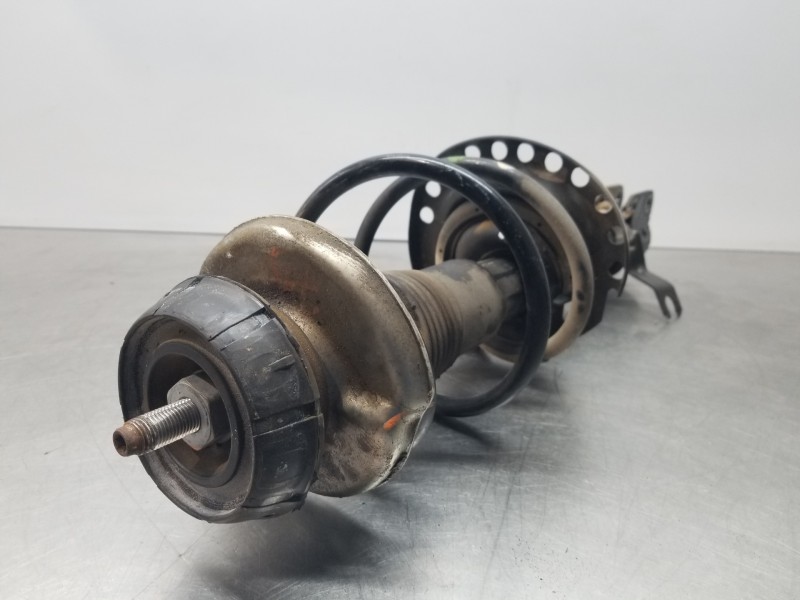 Recambio de amortiguador delantero izquierdo para dacia sandero stepway referencia OEM IAM 543029600R   Recambio de amortiguador delantero izquierdo para dacia sandero stepway referencia OEM IAM 543029600R