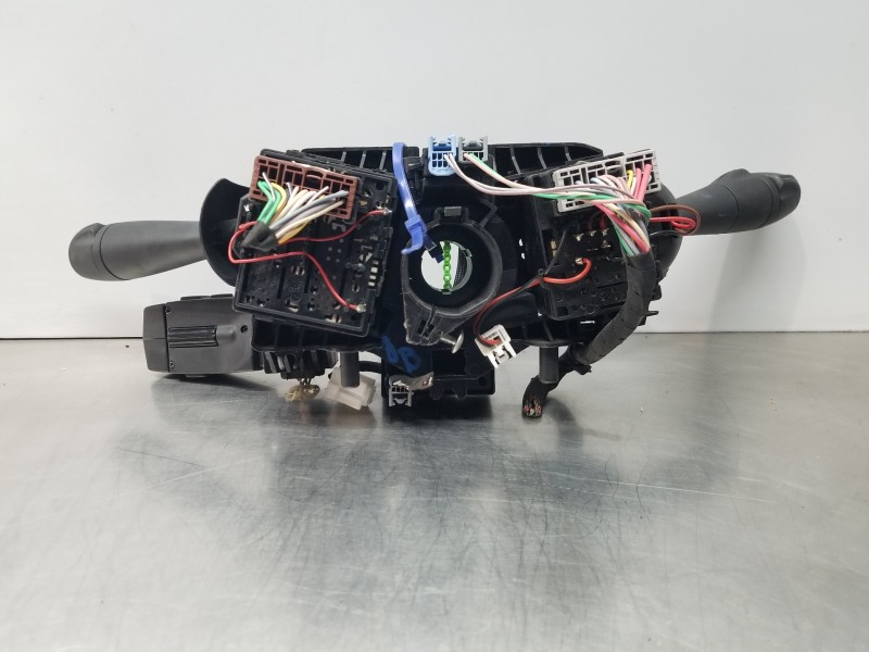 Recambio de mando multifuncion para dacia sandero stepway referencia OEM IAM 255676909R 479452659R  Recambio de mando multifuncion para dacia sandero stepway referencia OEM IAM 255676909R 479452659R