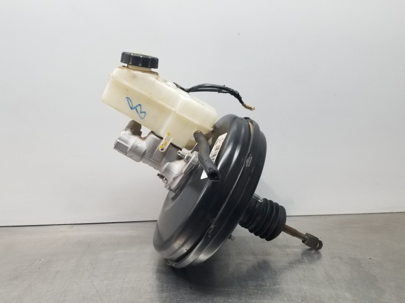 Recambio de servofreno para dacia sandero stepway referencia OEM IAM 472103385R 472103298R 