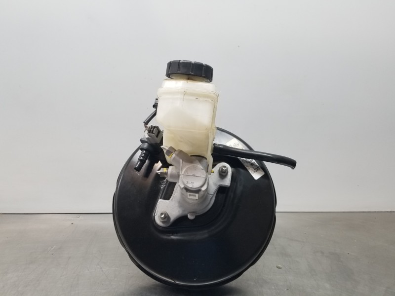 Recambio de servofreno para dacia sandero stepway referencia OEM IAM 472103385R 472103298R 