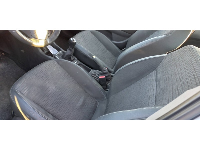 opel corsa d del año 2014