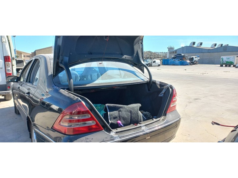 mercedes clase c (w203) berlina del año 2004