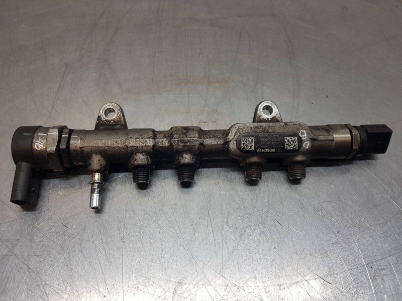 Recambio de rampa inyectora para mini mini 5-trg. (f55) one d referencia OEM IAM 13538511629 0281002949 0445213026