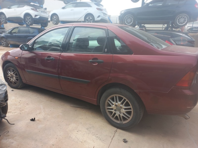ford focus berlina (cak) del año 2001