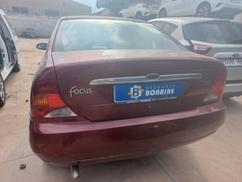 ford focus berlina (cak) del año 2001