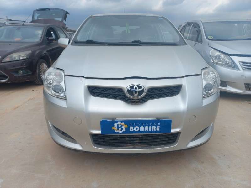 toyota auris del año 2008