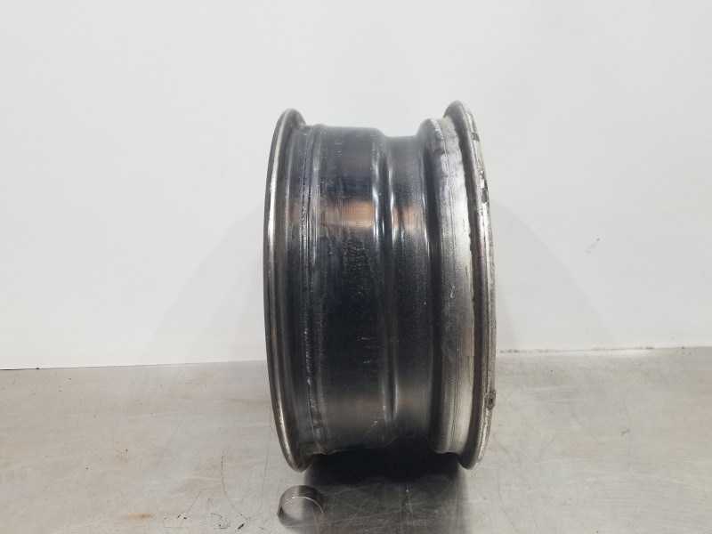 Recambio de llanta para citroen berlingo talla m referencia OEM IAM 98317778VT 9831777877 