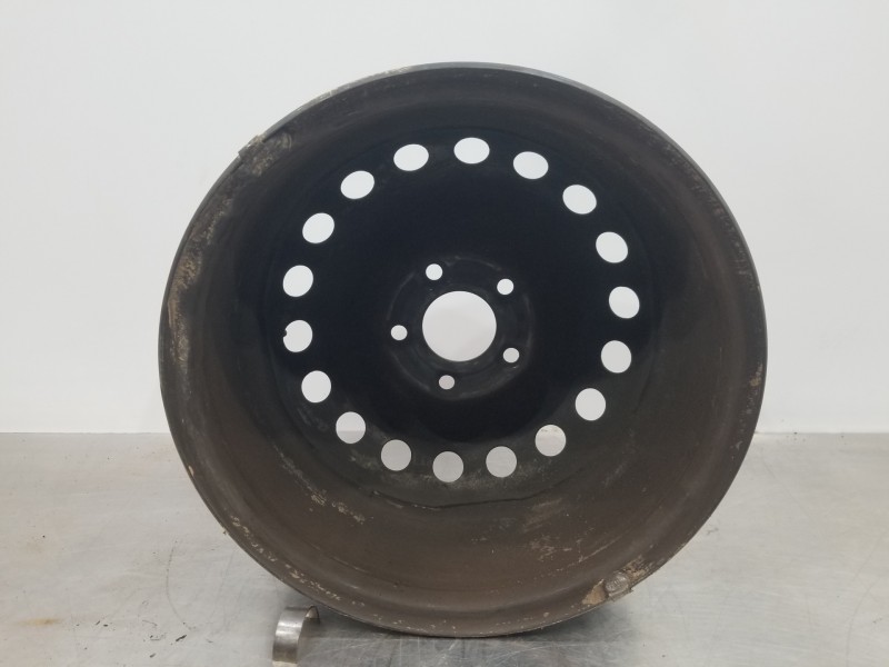 Recambio de llanta para citroen berlingo talla m referencia OEM IAM 98317778VT 9831777877 