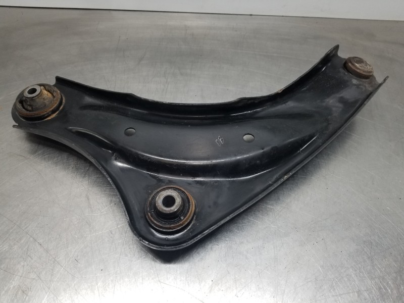Recambio de brazo suspension inferior delantero derecho para nissan pulsar (c13) fastback referencia OEM IAM 545001KK0B  