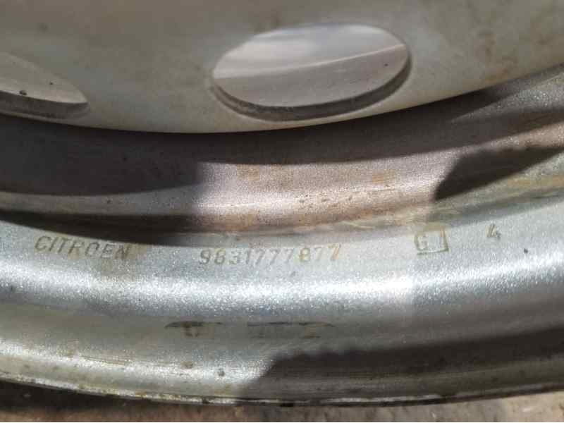 Recambio de llanta para citroen berlingo talla m referencia OEM IAM 98317778VT 9831777877 