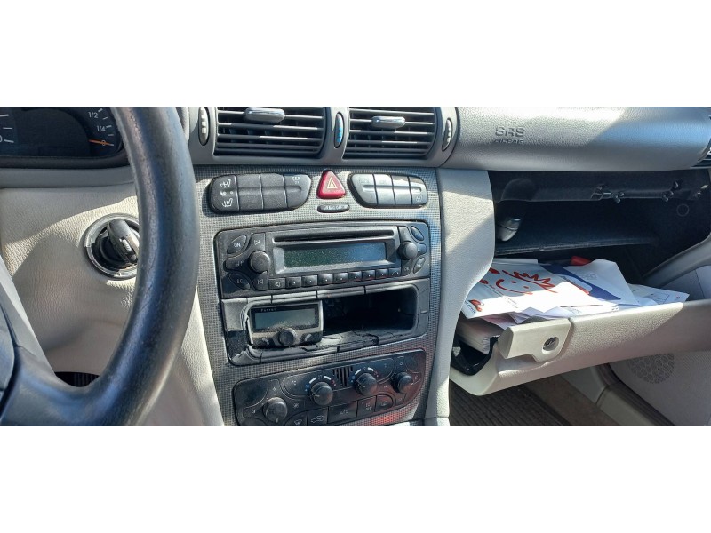 mercedes clase c (w203) berlina del año 2004