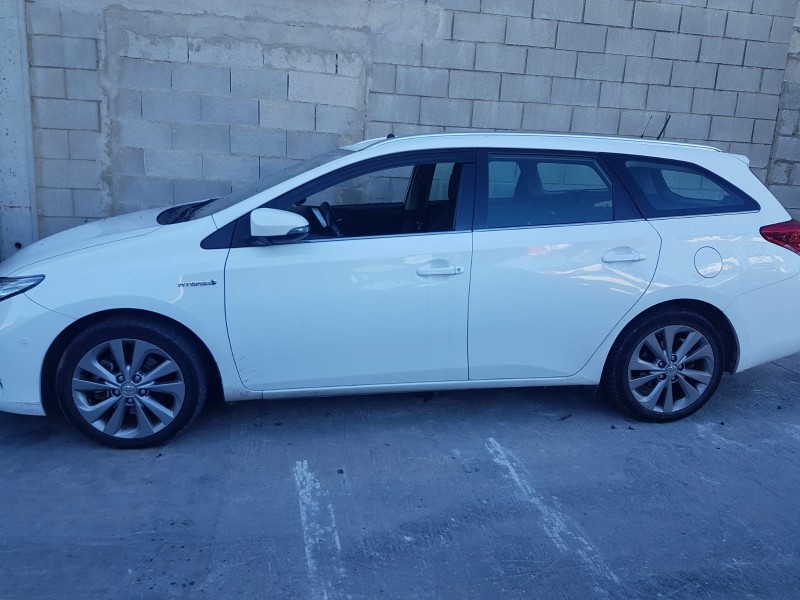 toyota auris touring sports (e18) del año 2014