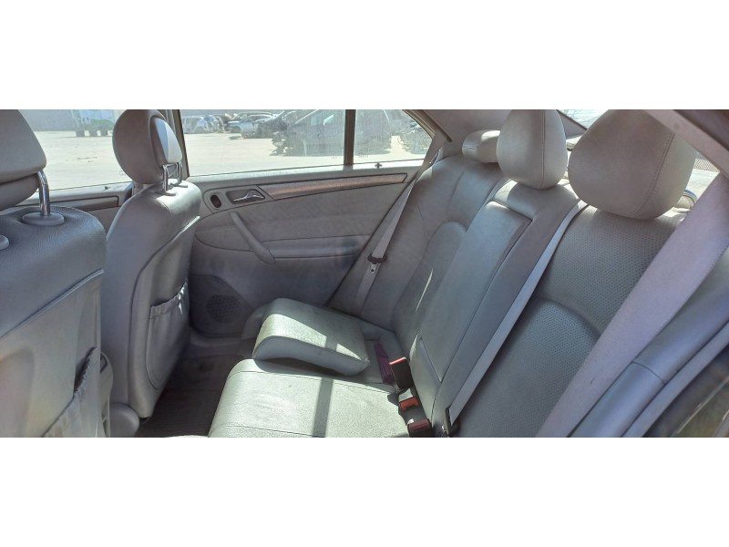 mercedes clase c (w203) berlina del año 2004