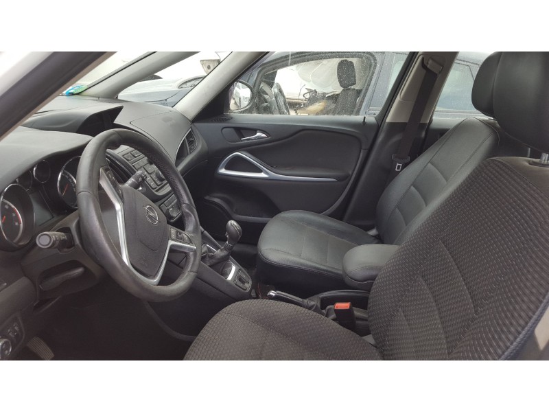 opel zafira tourer del año 2014