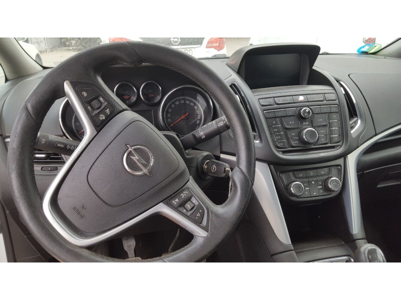 opel zafira tourer del año 2014