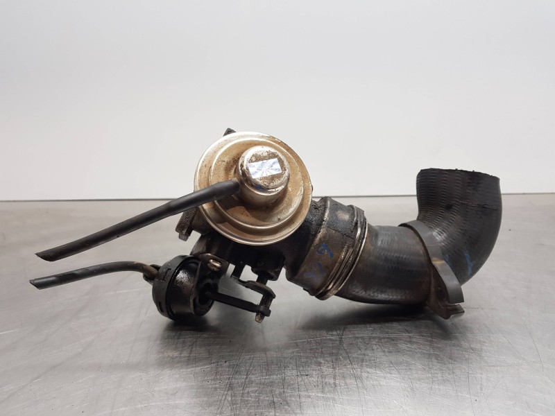 Recambio de valvula egr para seat leon (1m1) signa referencia OEM IAM 038131501AT  