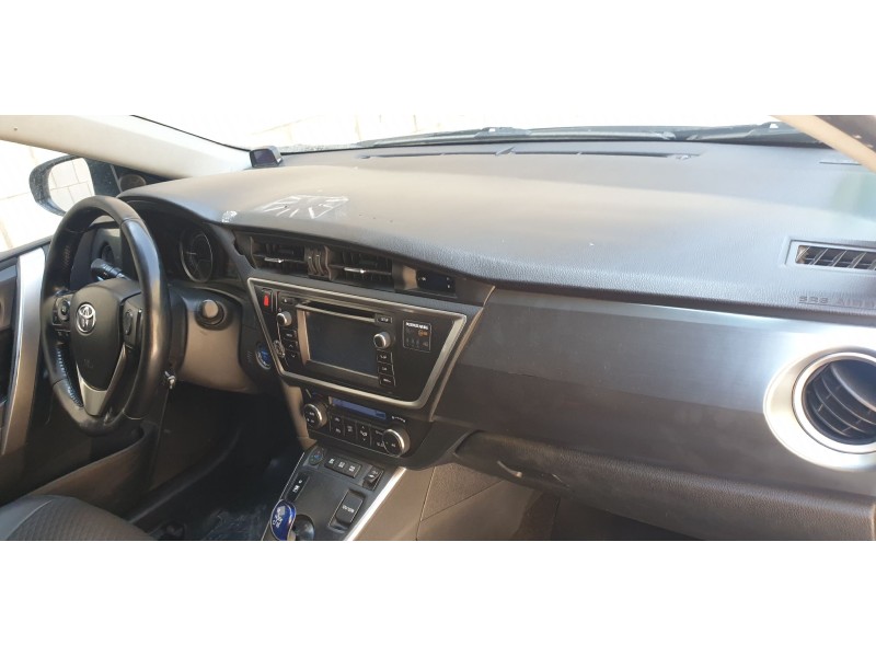 toyota auris touring sports (e18) del año 2014