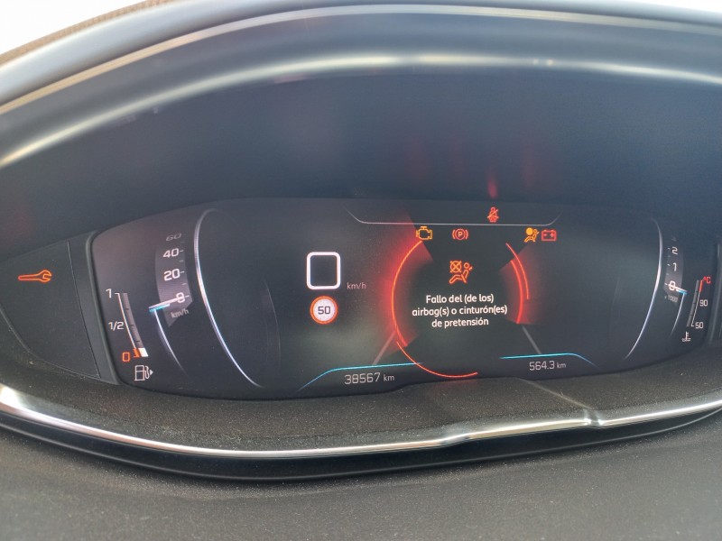 peugeot 3008 del año 2021