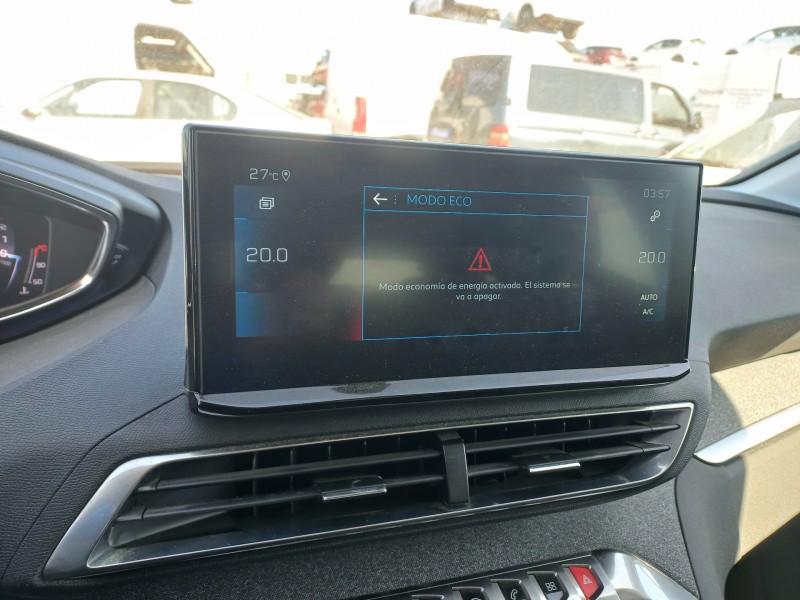 peugeot 3008 del año 2021