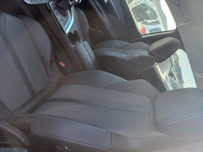 peugeot 3008 del año 2021