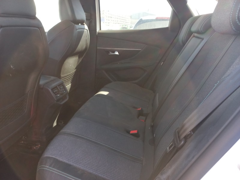 peugeot 3008 del año 2021