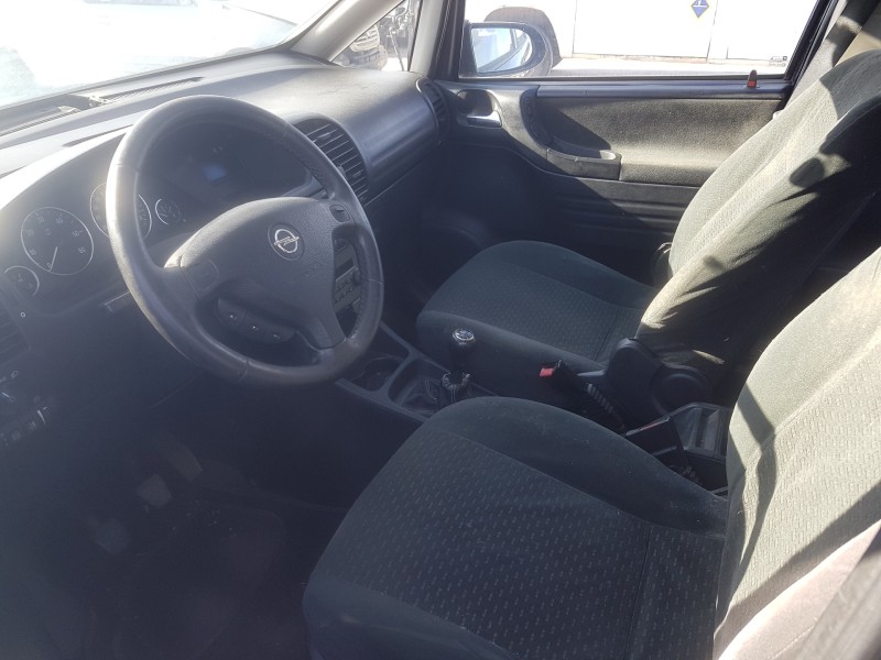 opel zafira a del año 2001